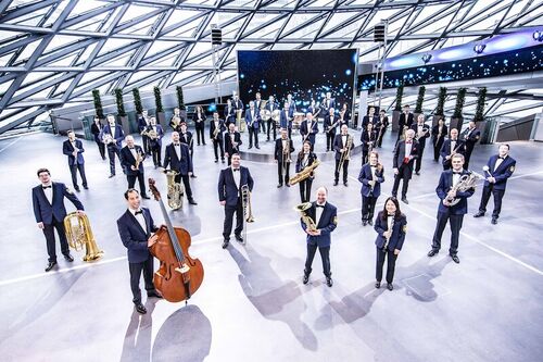 benefizkonzert-des-polizeiorchester-bayern-benefizkonzert-anlasslich-des-700-jahrigen-wombacher-dorfjubilaums-2025