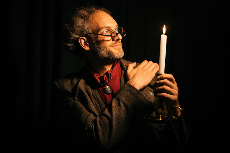 miles-pitwell-professor-of-magic-on-tour