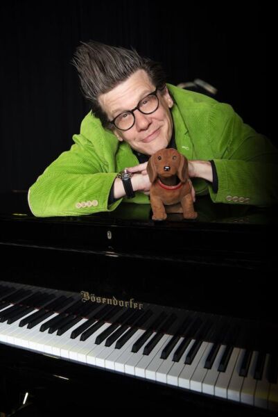 matthias-walz-der-bose-mann-am-klavier