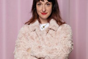 Christl Sittenauer - Komplizin - politisch verziert  musikalisch serviert