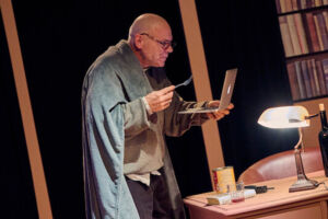 Monsieur Pierre geht online