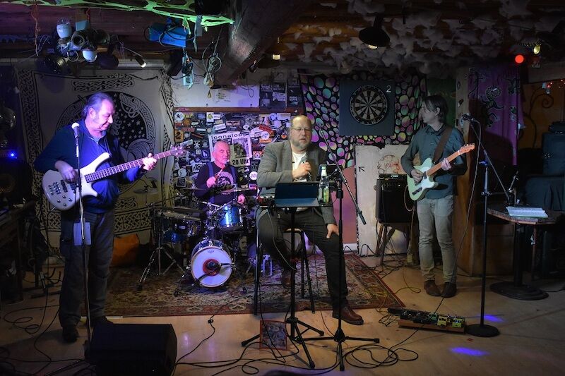 suspekte-elemente-die-musik-von-element-of-crime-und-mehr