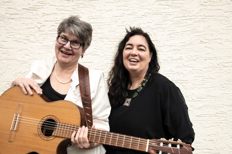 die-2-grazien-singende-und-swingende-gottinnen-von-odenwalder-anmut