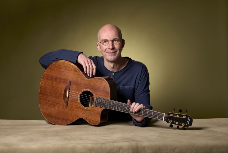 acoustic-fingerstyle-guitar-solokonzert-mit-jens-kommnick