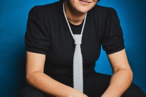 Ella Carina Werner liest - Der Hahn erläutert unentwegt der Henne, wie man Eier legt