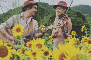 JC and the Tree - (AUS) - Folk-Rock, Roots (Sitzplatz-Konzert)