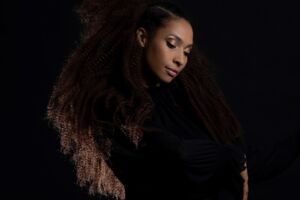 Tokunbo - TOKUNBO  Die Königin der leisen Töne stellt ihr neues Album im Pavillon vor