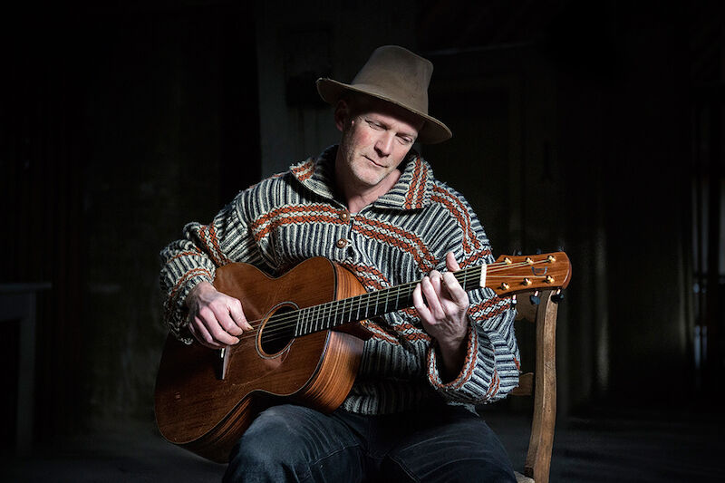 robby-ballhause-im-folkclub-prisma-ev-pforzheim-folk-bluegrass-country-rock