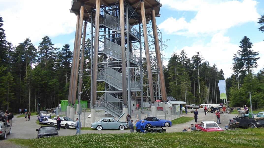 grosses-oldtimertreffen-in-schomberg-beim-aussichtsturm