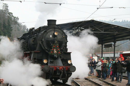 nikolaus-dampfzuge-auf-der-albtalbahn