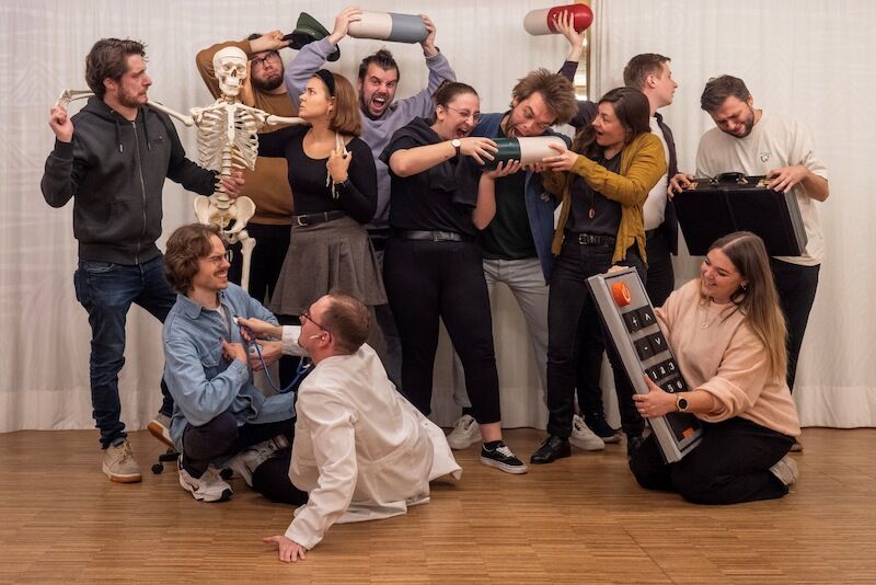 theater-schmenk-spielt-professor-doktor-praxis-praxis