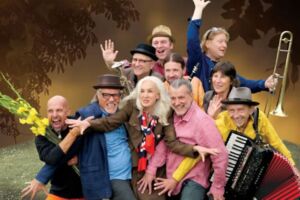 17 Hippies - Clowns & Angels - 30 Jahre on Tour