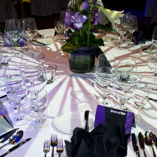 komodien-dinner-zwei-wie-bonnie-und-clyde-krimi-komodie-von-tom-muller-sabine-misiorny