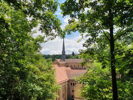 Vom Mittelalter ins 20. Jahrhundert – Kloster Maulbronn und Oldtimermuseum