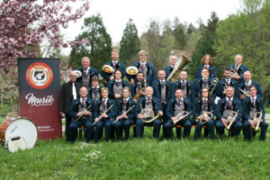 Sommer-Hocketse mit Blasmusik