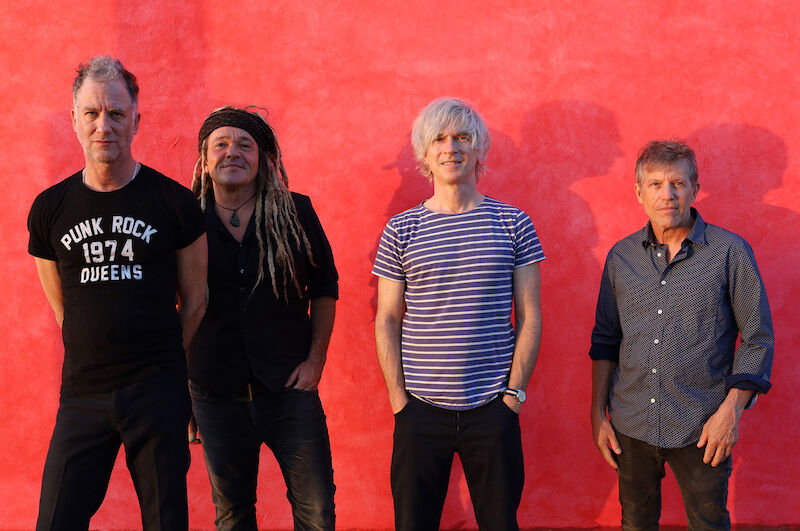 nada-surf-wizard-live-presents
