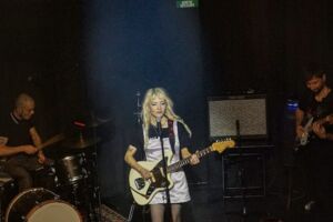 MAD KITTEN - (FR)  Indie-Punk-Noise