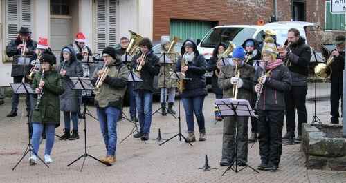 weihnachtskonzert-des-musikvereins-dobel-im-ort