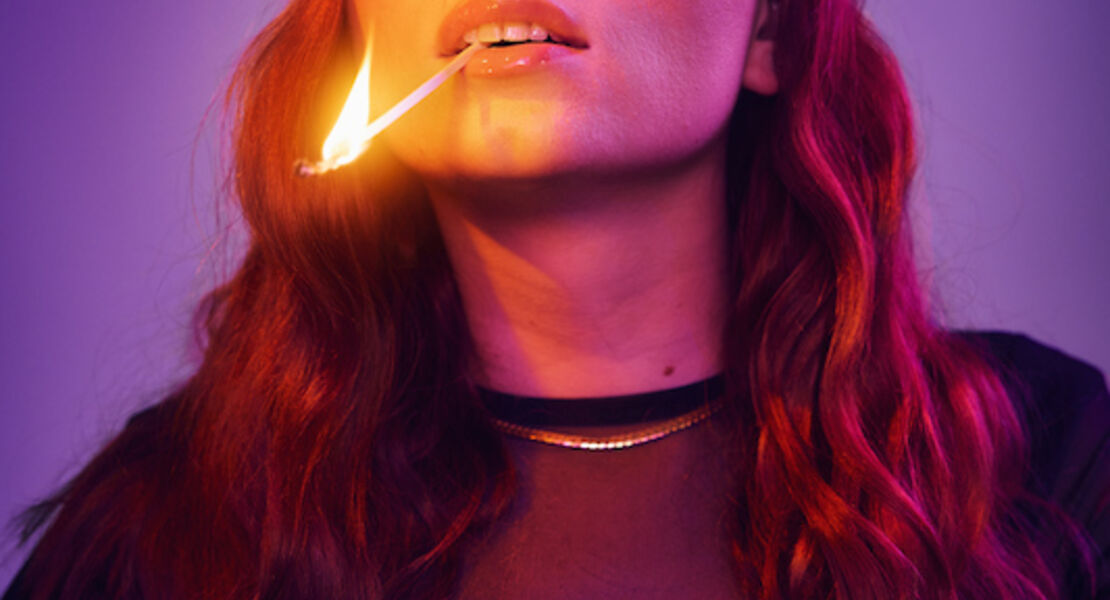 lara-ermer-leicht-entflammbar