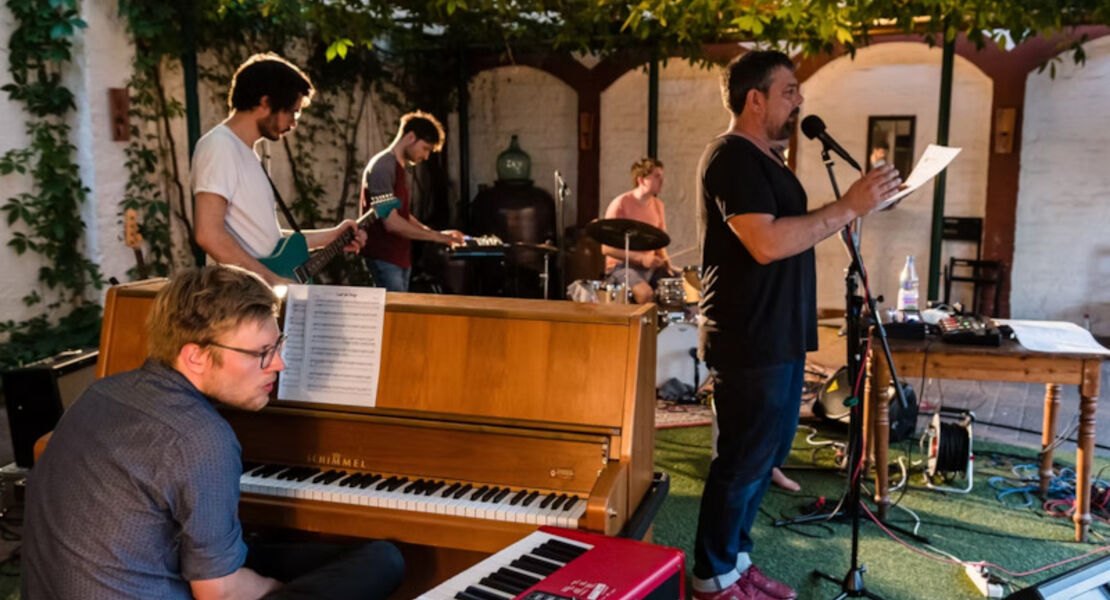 zwei-abende-der-poesie-felix-romer-mit-nachfarben-samstag